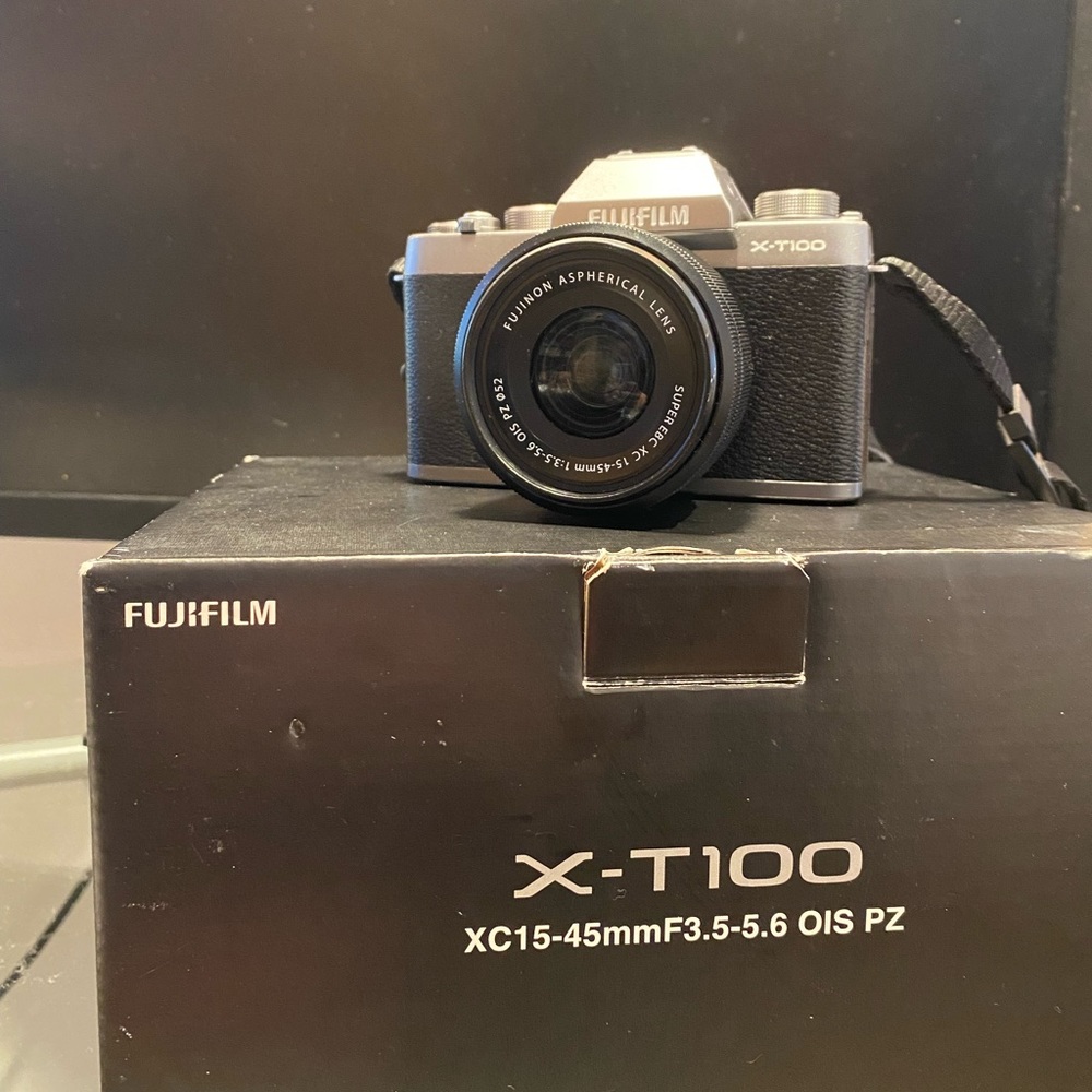 Fujifilm x-t100 camera